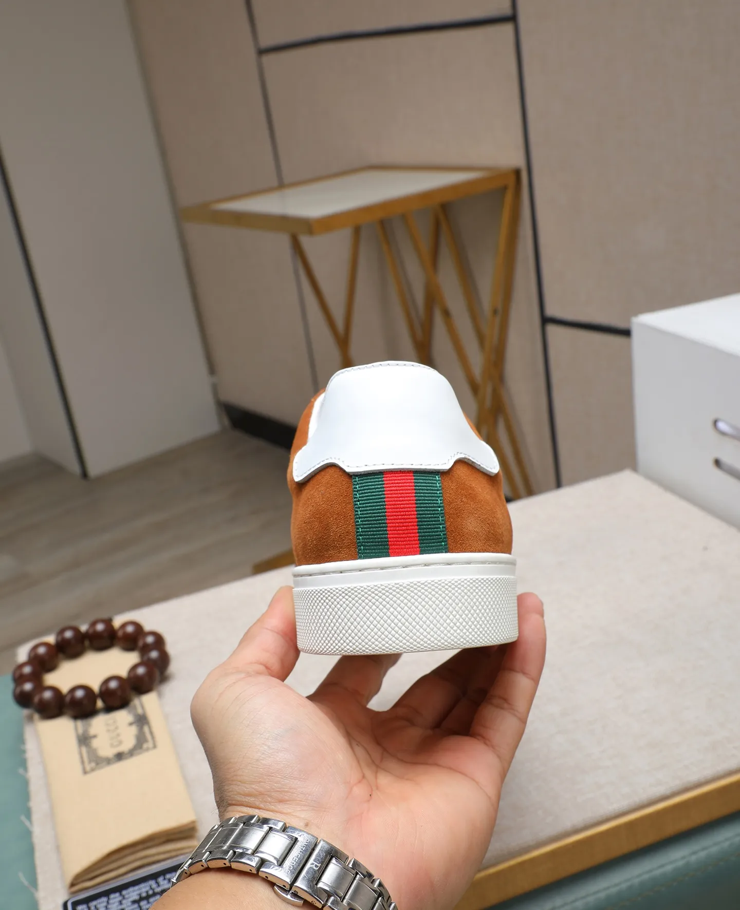 Men's shoes 💰400 GUCCI🔍🔍The latest models are on sale at the same time at the counter. Original calfskin imported from Italy, genuine leather lining, (high-end, extravagant, and classy) with exquisite workmanship. Soles: Original soles specially provided by the original factory. ⚠Exclusive double-layer movable molded soles are super comfortable⚠. Photos of the real thing🎬The real thing is better🔍🔍"High quality·Follow the order" Code number 38-44